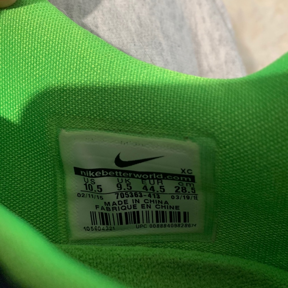 Nike - Picture 2 of 2